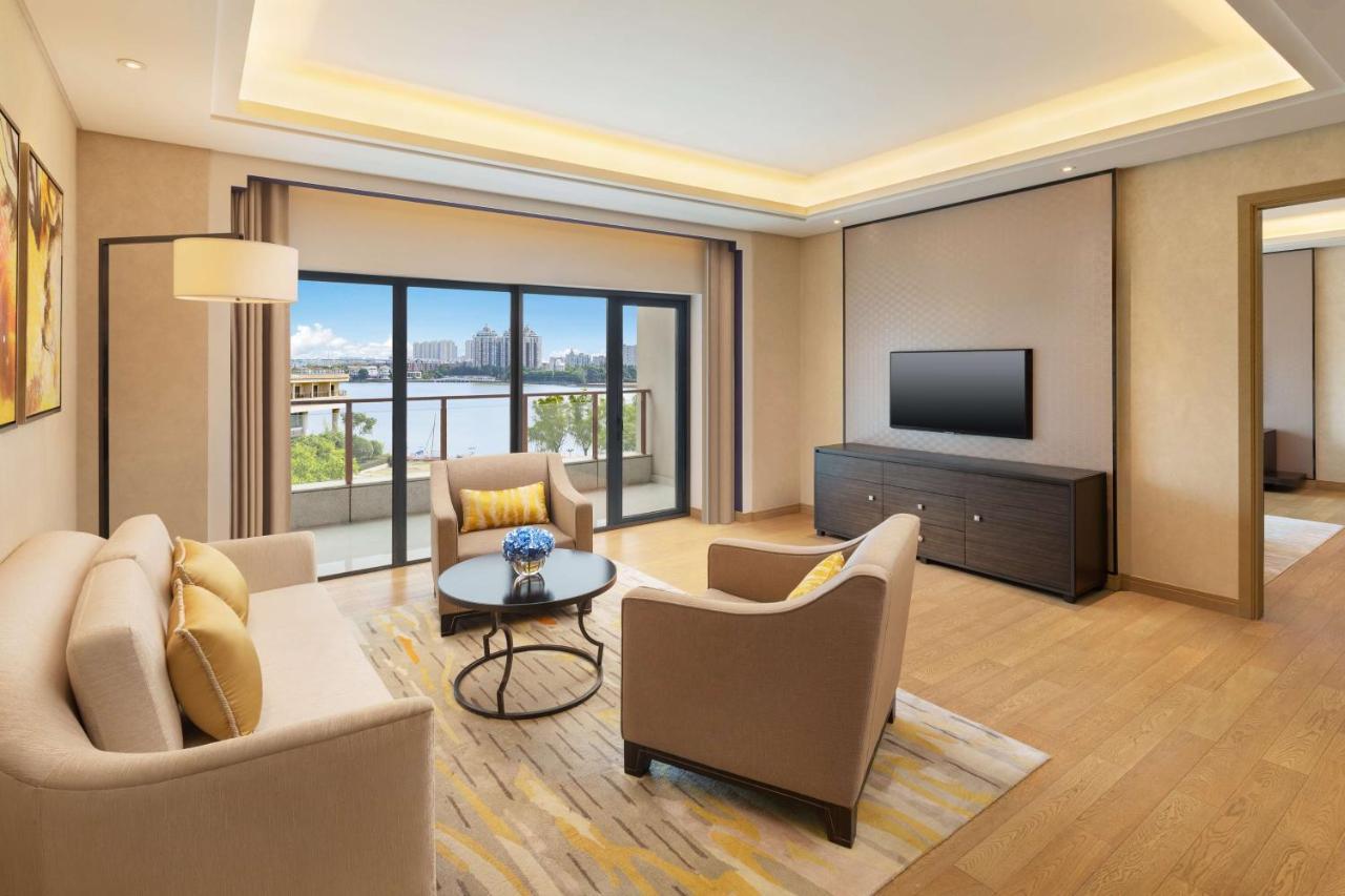 Radisson Blu Hotel Wuhan Etd Zone Kültér fotó