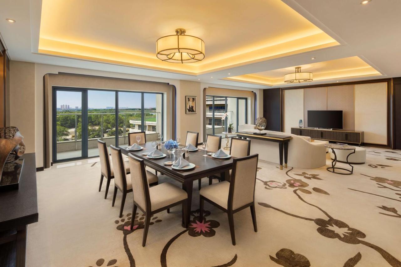 Radisson Blu Hotel Wuhan Etd Zone Kültér fotó