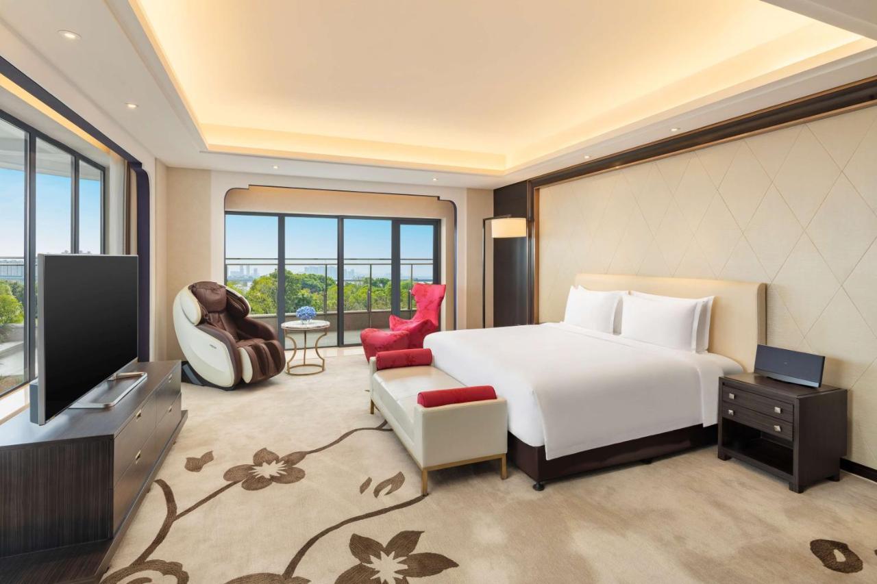 Radisson Blu Hotel Wuhan Etd Zone Kültér fotó