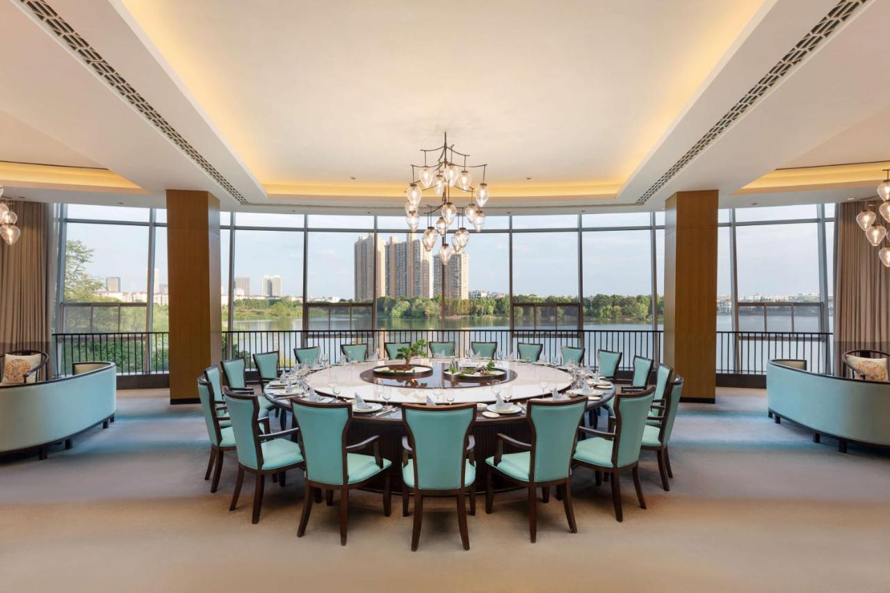 Radisson Blu Hotel Wuhan Etd Zone Kültér fotó