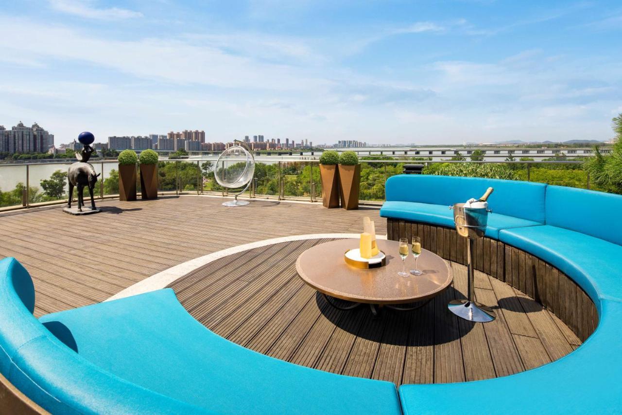 Radisson Blu Hotel Wuhan Etd Zone Kültér fotó