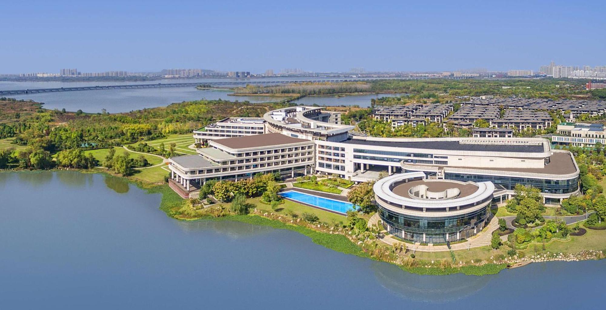 Radisson Blu Hotel Wuhan Etd Zone Kültér fotó