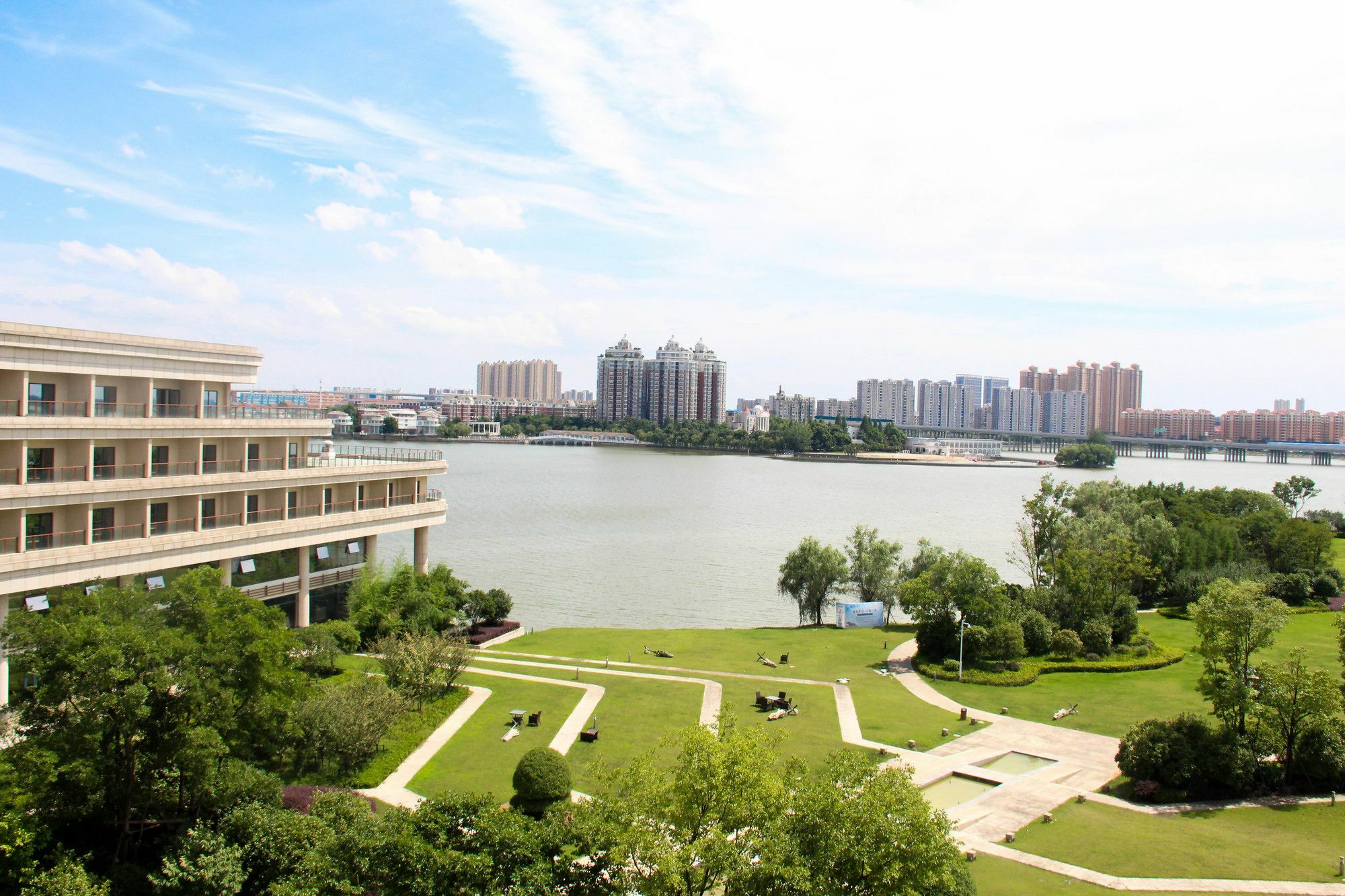 Radisson Blu Hotel Wuhan Etd Zone Kültér fotó