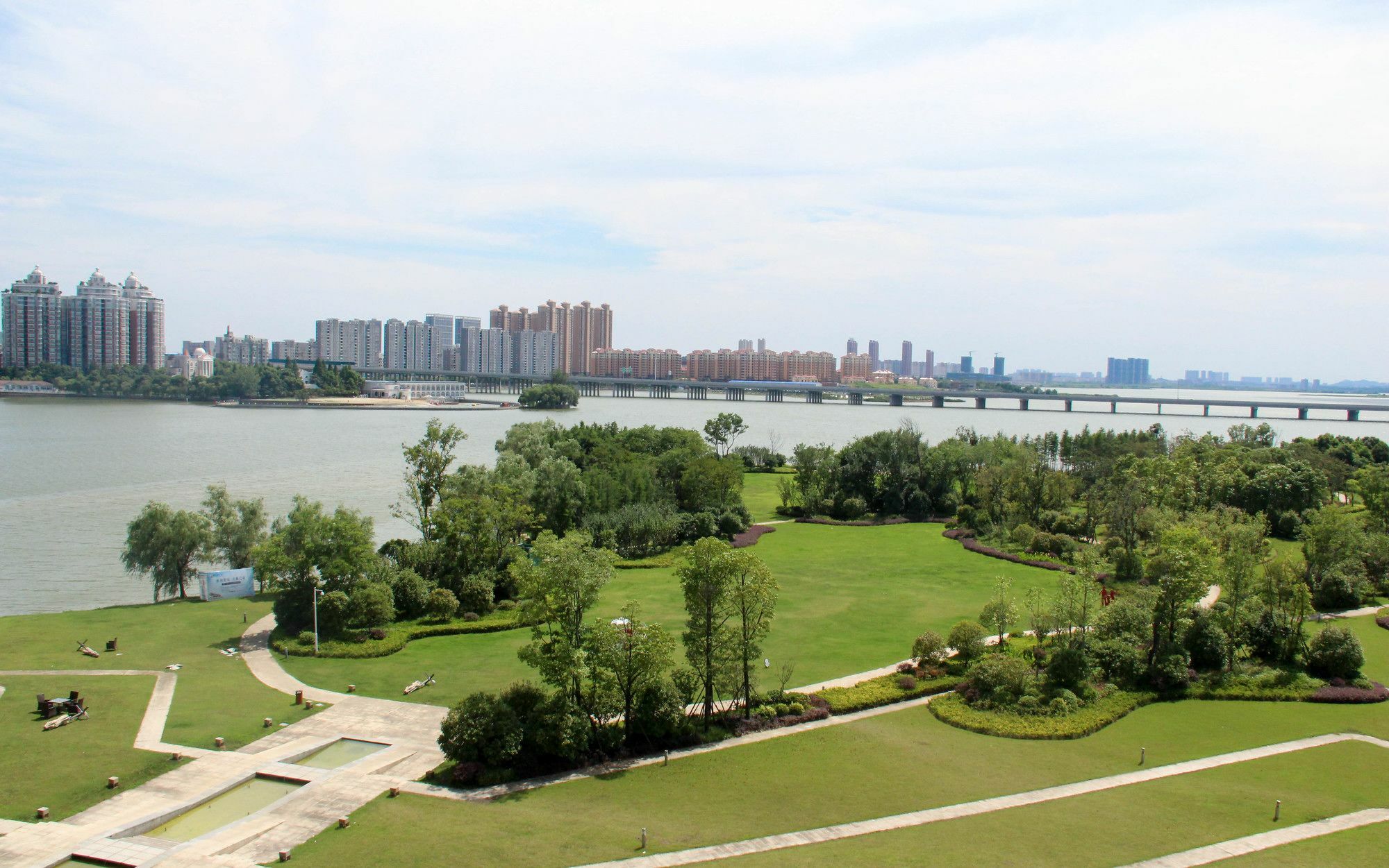 Radisson Blu Hotel Wuhan Etd Zone Kültér fotó